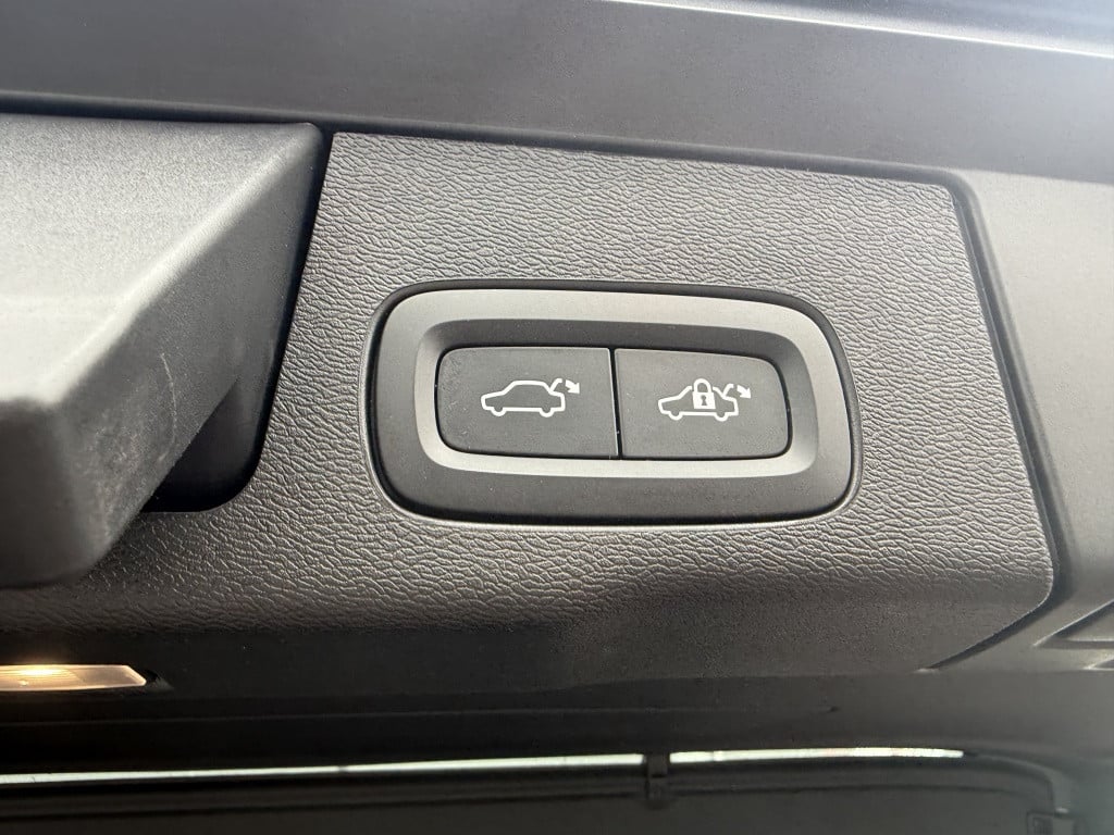 Volvo XC60 t8 455pk recharge inscription| full options !!