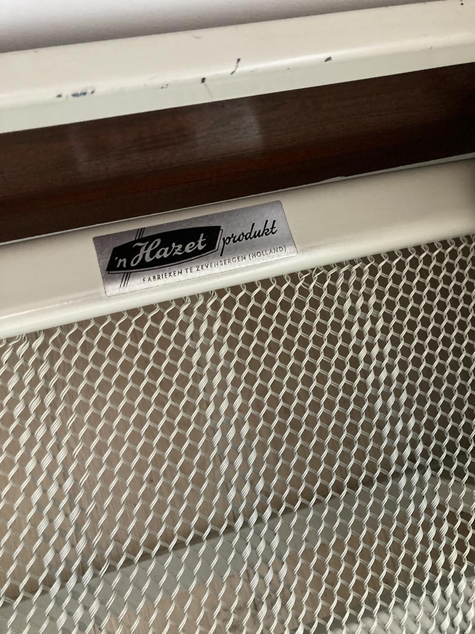 Lichtgewicht (logeer)bed met nieuw matras