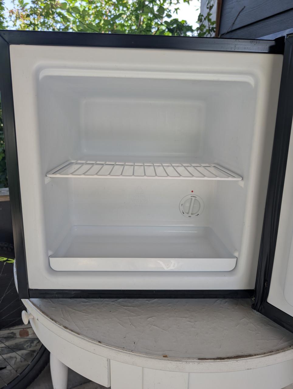 Vriezer tafelmodel VERKOCHT