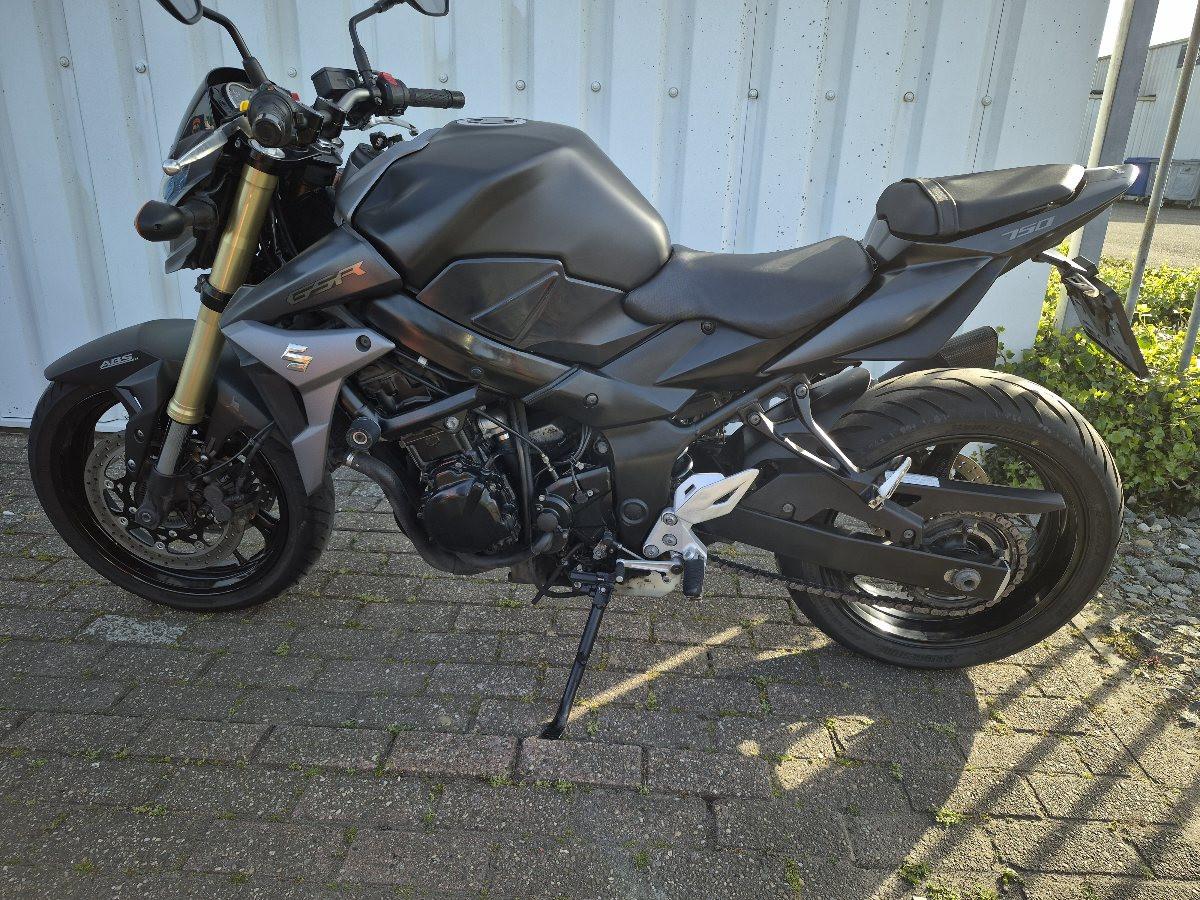 Suzuki GSR750A uit 2016, stoere naked bike