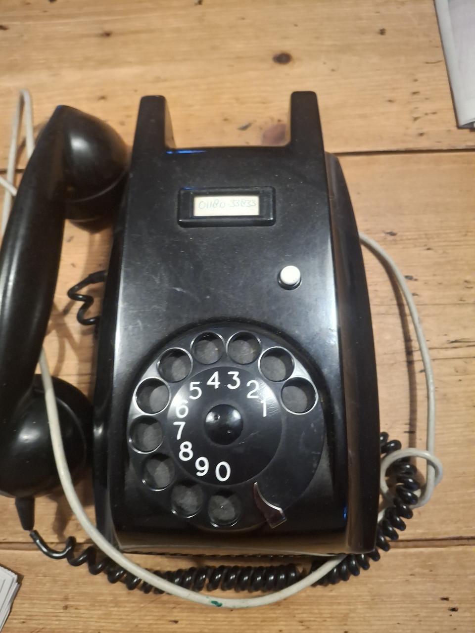 Bakelieten zwarte wand telefoon