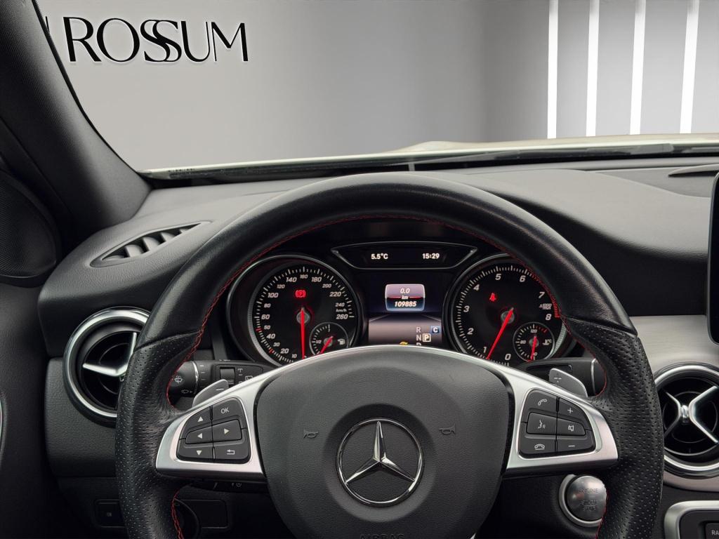 Mercedes-Benz Gla-klasse 180 business solution amg pano camera clima