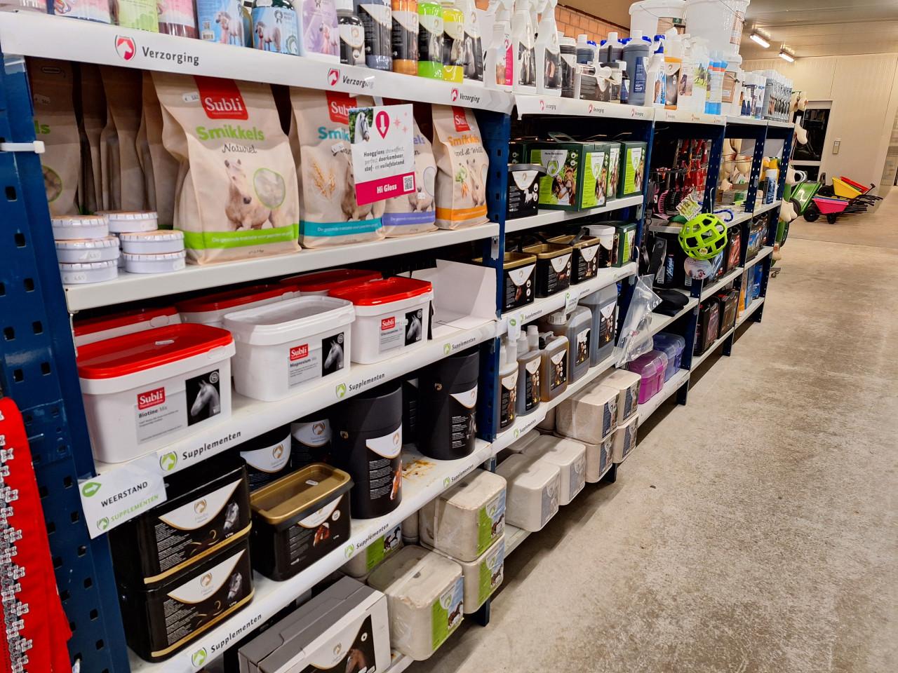 Diervoeders en stalbedekking  voor kippen, paarden, schapen etc.