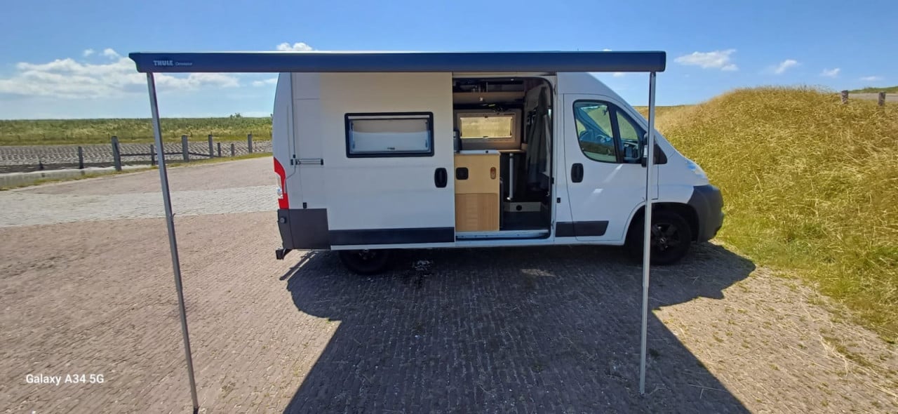 Thule Omnistor luifel 6300 incl dak adapters