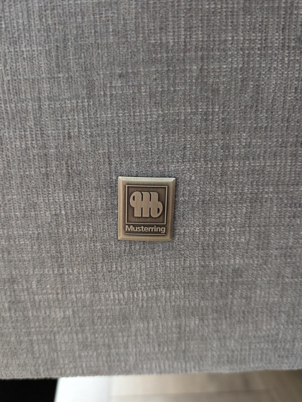 Bankstel Musterring 2, 5 zits