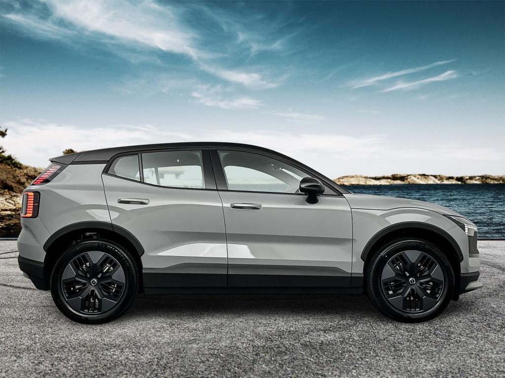 Volvo Ex30 cross country p5 long range plus europa