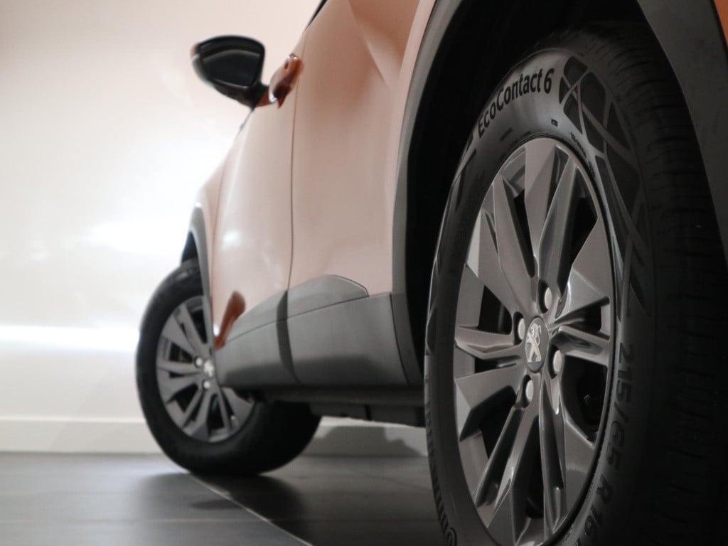 Peugeot E-2008 ev active 50 kwh | 31.000km! | navigatie | apple carplay/and