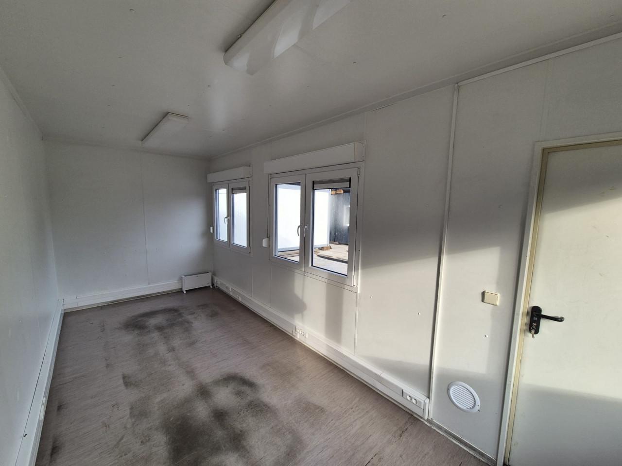 20ft kantoorunit 6x2.5 meter met veel ramen