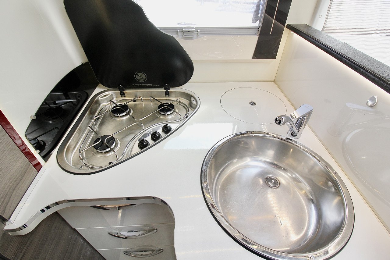 Mclouis Carat 879G (Queensbed+Hefbed, Nieuwstaat,Eerste eigenaar,21956KM!!)