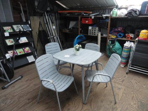 Rommelmarkt / Schuurverkoop