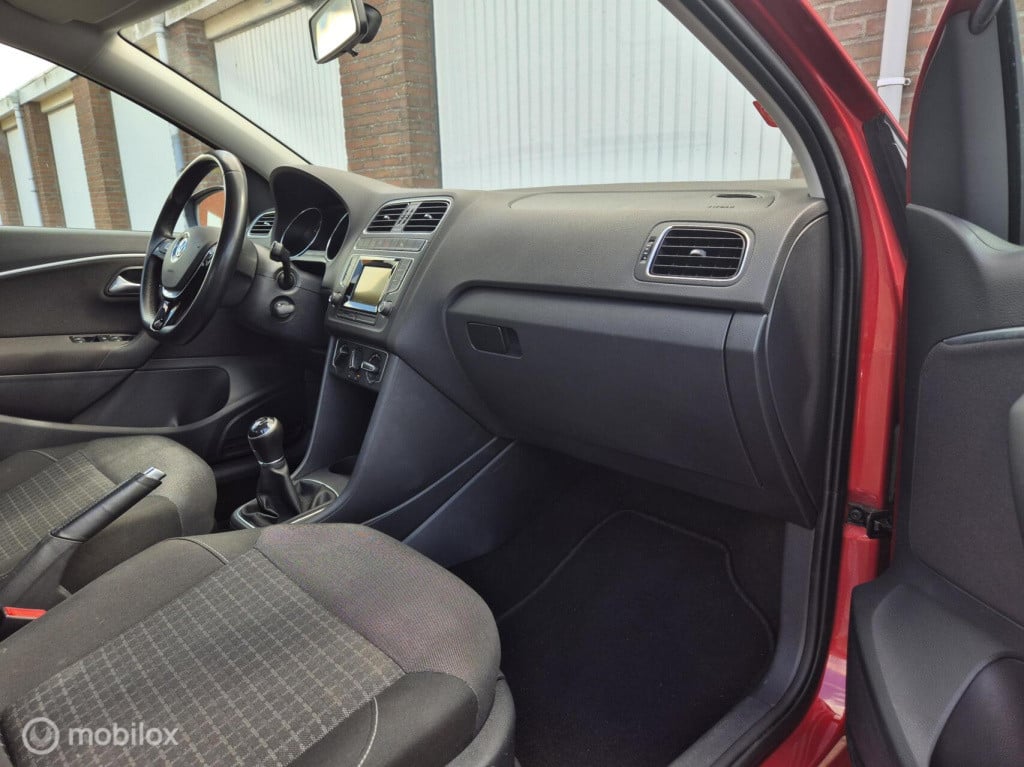 Volkswagen Polo 1.2 tsi comfortline / dealeronderhouden / cruisecontrol / b