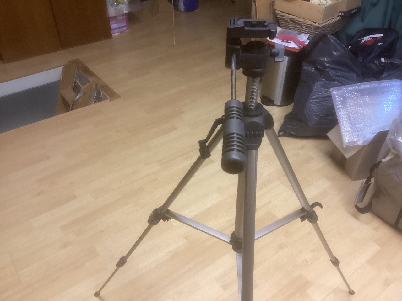 Een statief voor een camara .