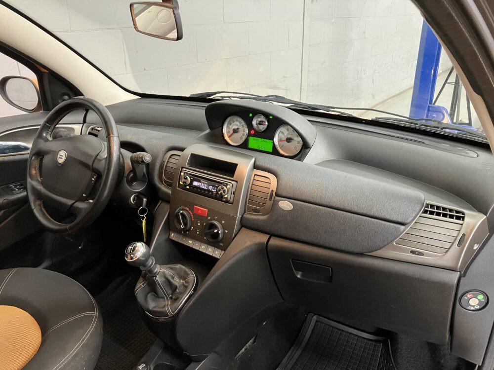 Lancia Ypsilon 1.2 16V MomoDesign