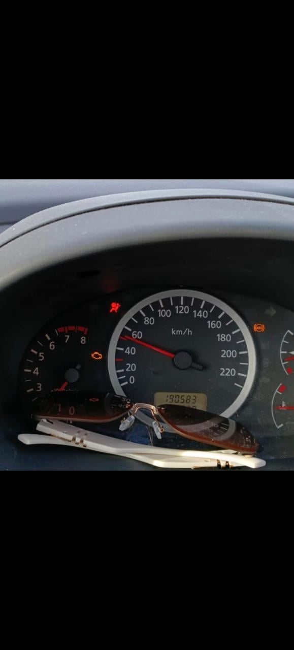 Nissan Almera Tino 1.8