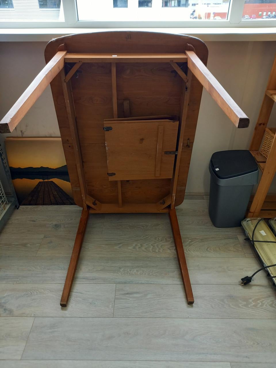 Gratis uitschuifbare houten eettafel