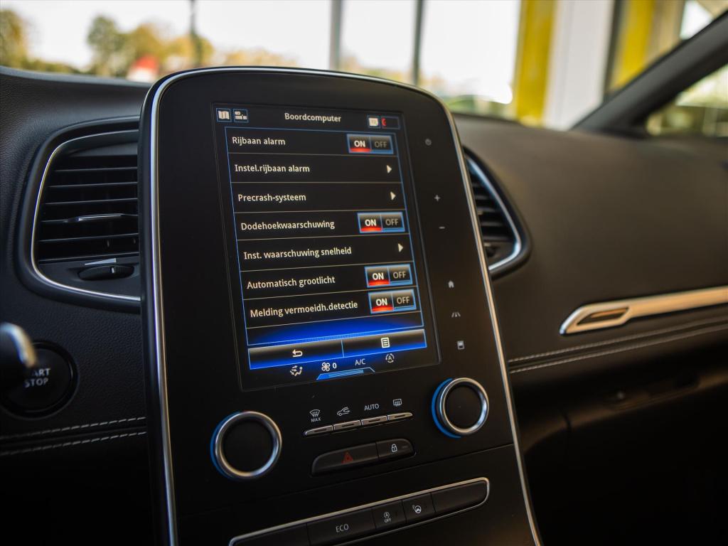 Renault Scenic 1.3 tce 140pk intens | trekhaak | navigatie | park. sensoren