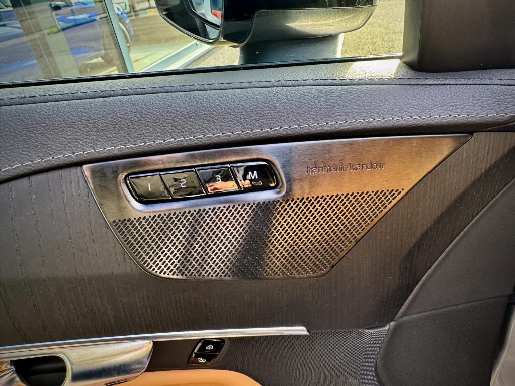 Volvo XC90 2.0 t8 recharge awd ultra dark 22" leder luchtvering massage