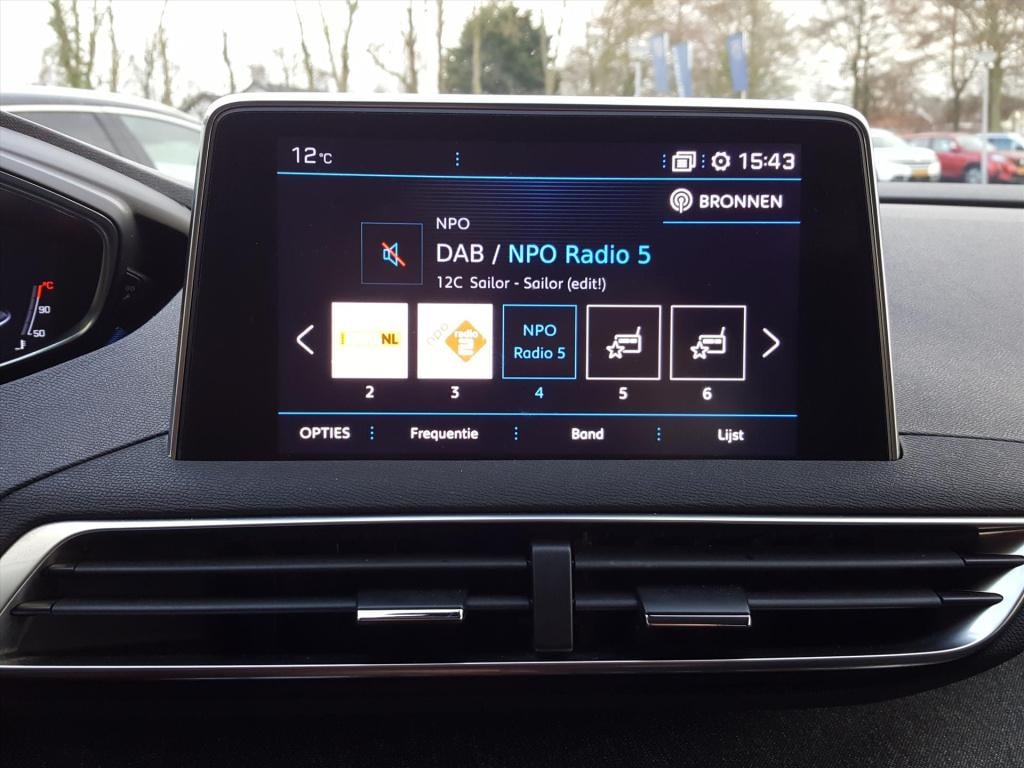 Peugeot 3008 allure 1.2pt-130pk navigatie | trekhaakafn | apple carplay & a