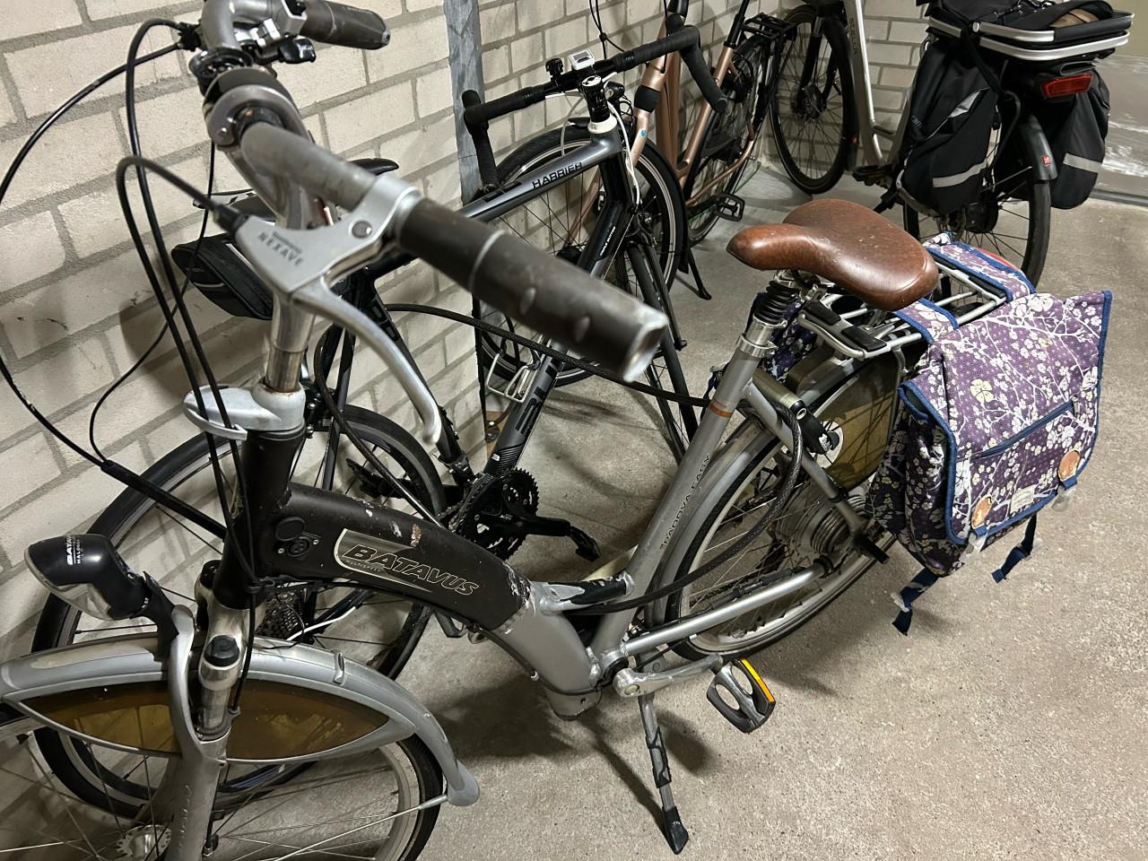 Fiets, let op accu kapot maar kan prima gewoon mee gefietst worden
