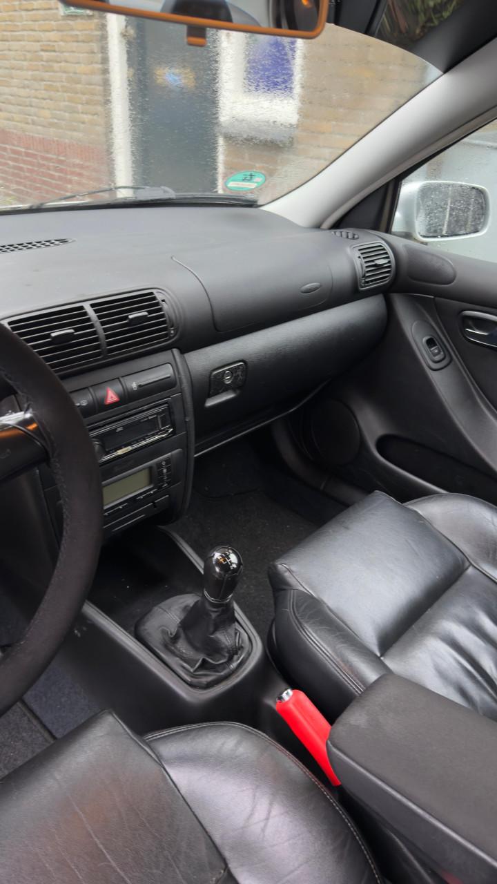 Seat Toledo 2.3 VR5 125KW 2003 Grijs