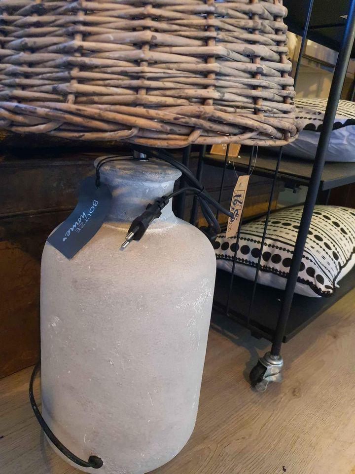 HEEL VEEL DECO EN OLD WOOD ITEMS BIJ 3Z FACTORY IN ARNEMUIDEN, KOM EENS