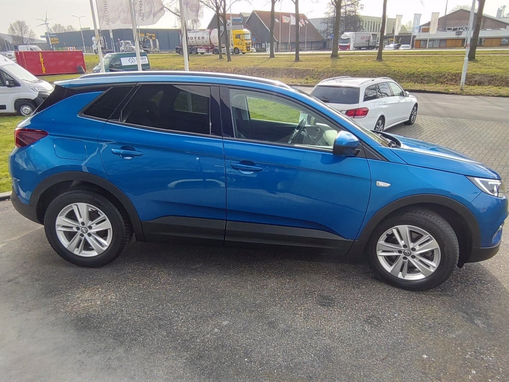Opel Grandland X 1.2 turbo business +