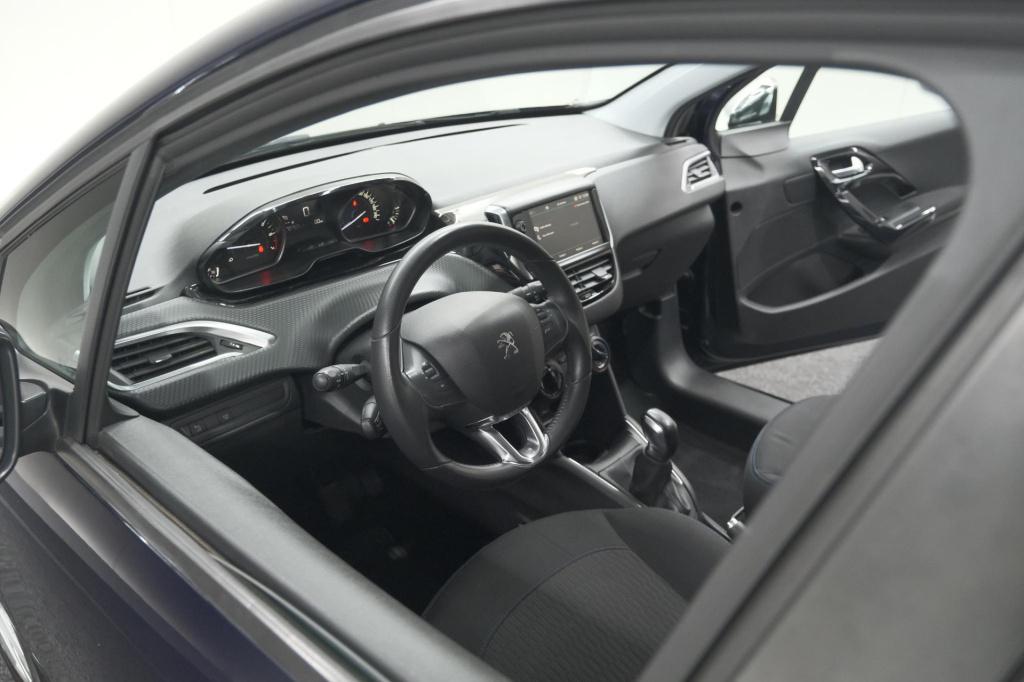 Peugeot 208 puretech 82 signature | apple carplay | parkeersensoren | navig