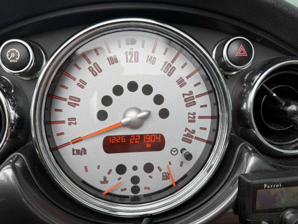 Mini Cooper Cabrio mini 1.6 115pk chili sidewalk