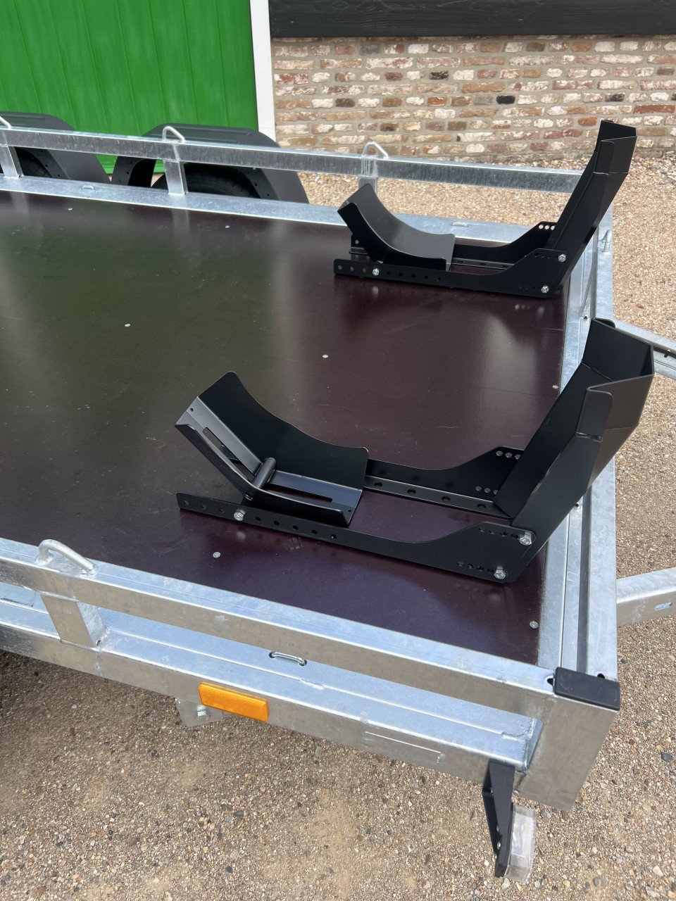 Nieuw Degelijke motor trailer