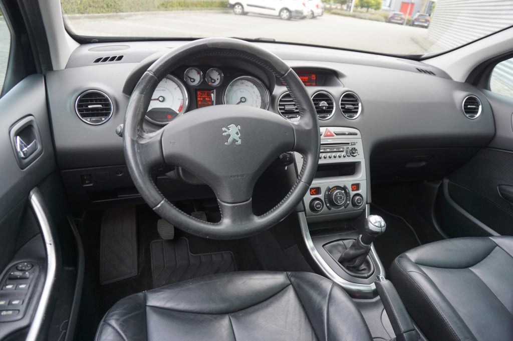 Peugeot 308 1.6 vti xt airco / cruise / stoelverw. / elektr. ramen / parkee