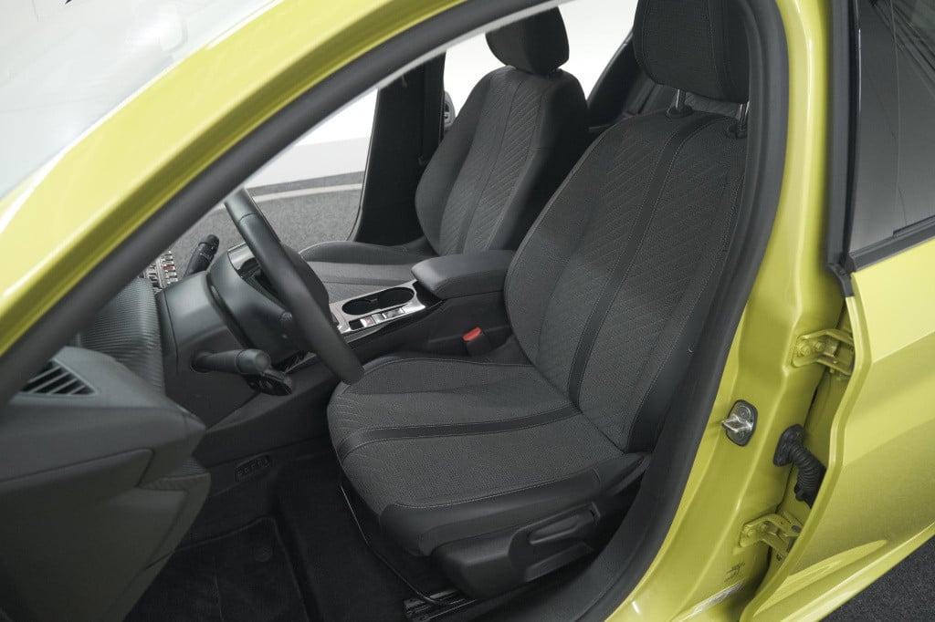 Peugeot 208 ev allure 50 kwh | stoelverwarming | apple carplay | parkeersen