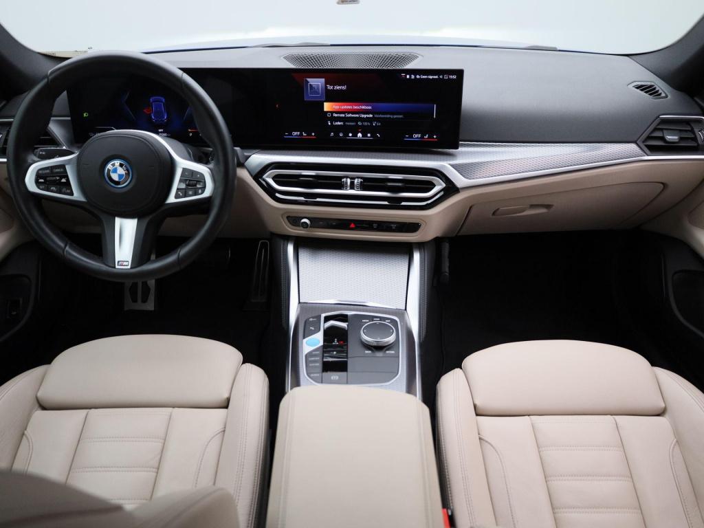 BMW I4 edrive35 m-sport 70 kwh | panoramadak | oyster leder | stoelverwarmi
