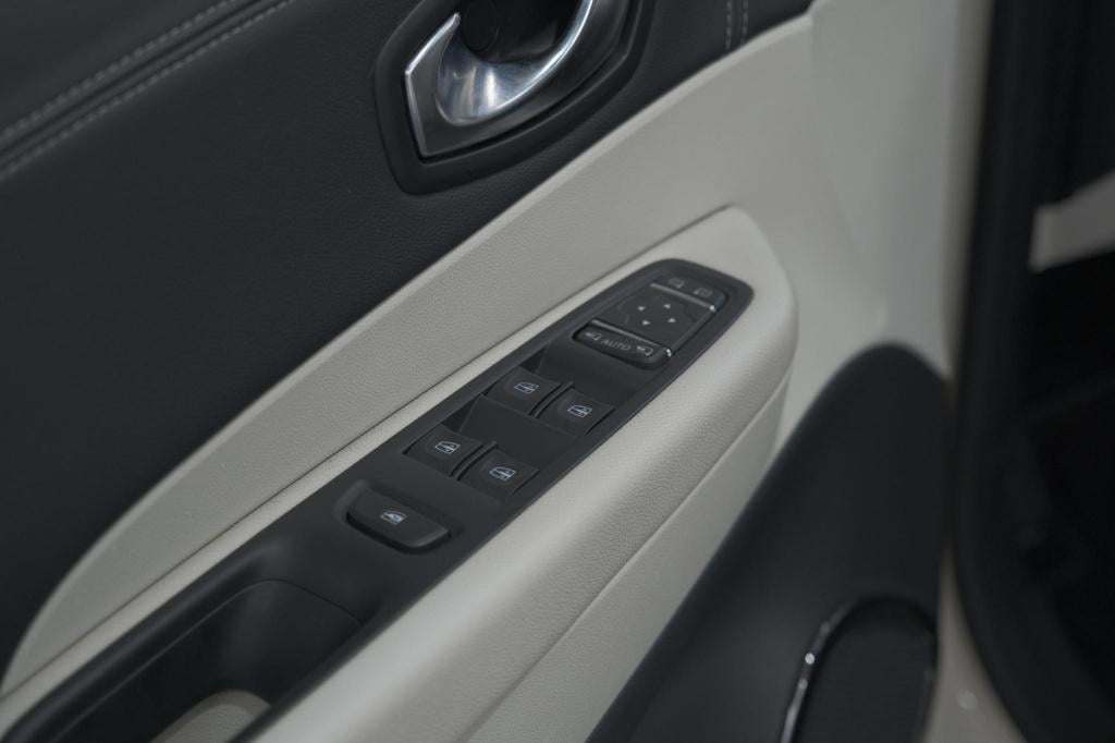 Renault Captur tce 120 edc initiale paris | camera | dodehoekdetectie | pan