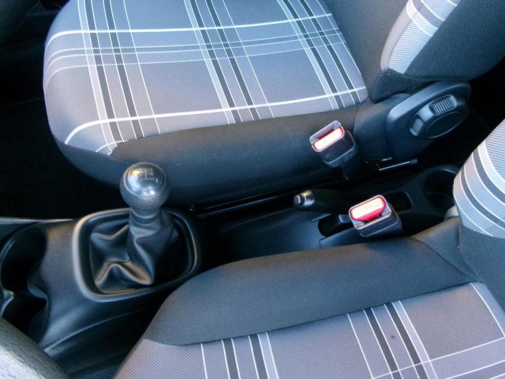 Peugeot 108 1.0 vti 5-drs, airco, bluetooth, 67000km. btw