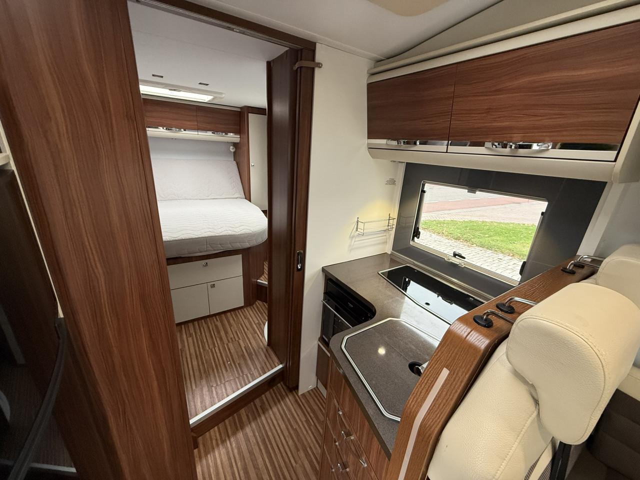 Adria Matrix Plus M670SC - Luxe gezinscamper vol comfort en vrijheid!
