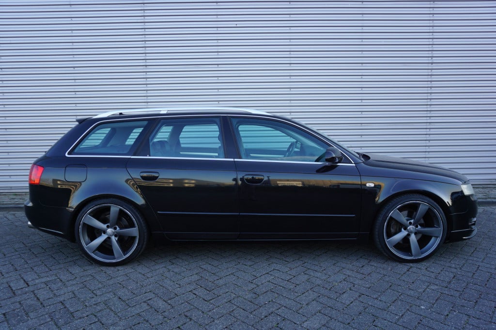 Audi A4 avant 3.2 fsi quattro pro line airco / cruise / navi / trekhaak / p