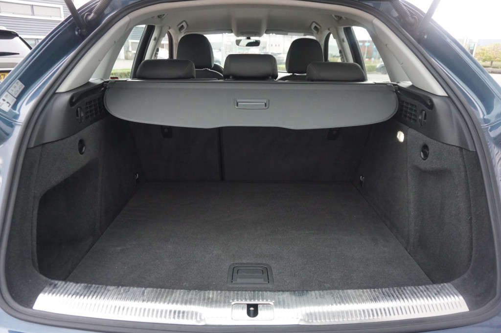 Audi Q3 1.4 tfsi cod adrenalin automaat - climate / navi / cruise / parkeer
