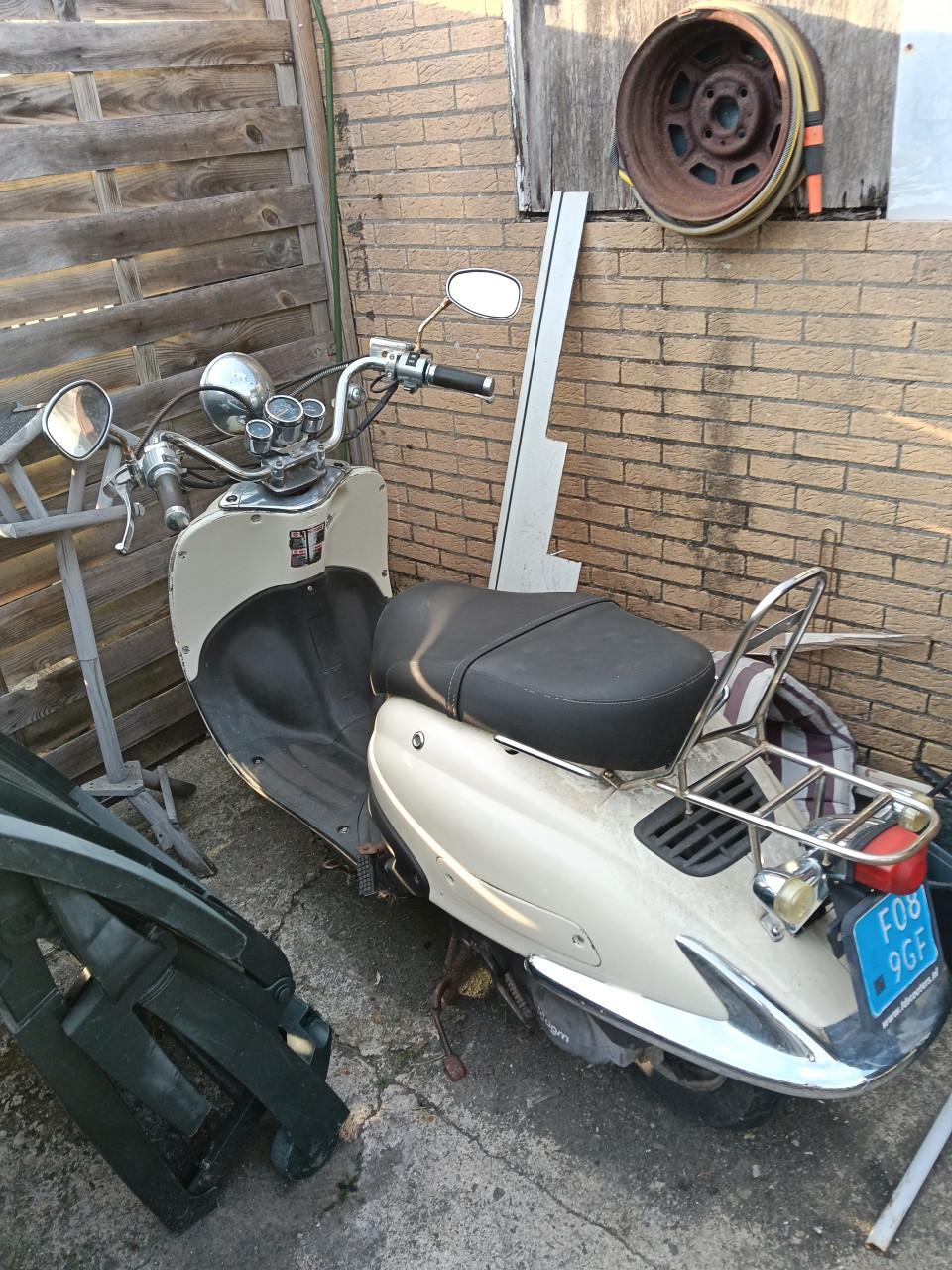 AMG V641 snorscooter