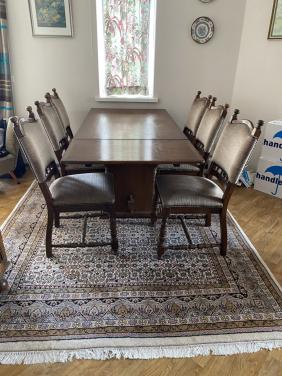 4 stoelen + massief houten tafel met uitschuifblad