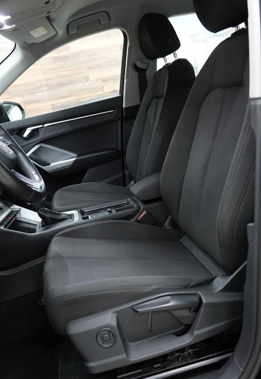 Audi Q3 35 tfsi | acc | carplay | pdc |