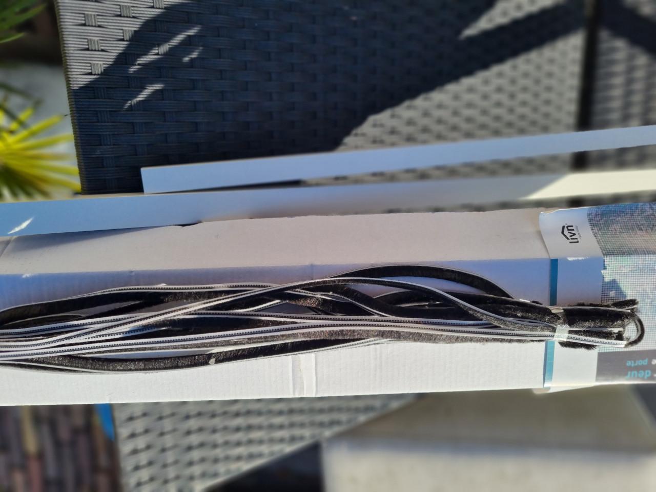 Nieuwe onderdelen rolhordeur Livn easy wit 205 cm x 105 cm