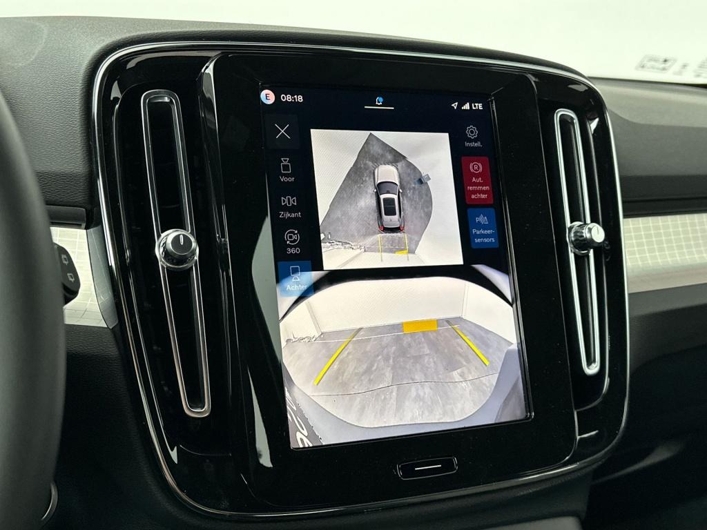 Volvo XC40 b4 204pk plus dark| 360camera| elek.stoelen| h&k sound|