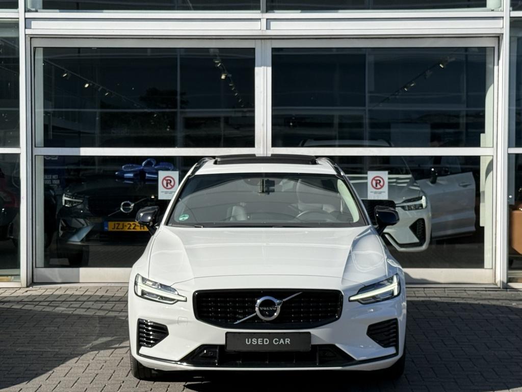 Volvo V60 t6 340pk recharge r-design| full options! trekhaak