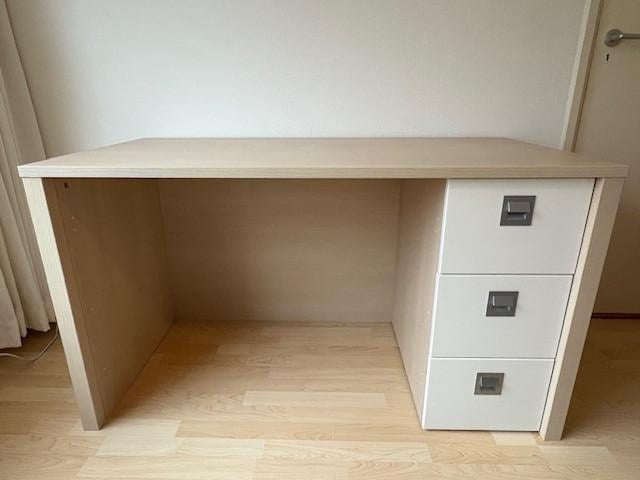 Vroomshoop Linea, commode, wandplank en kast.
