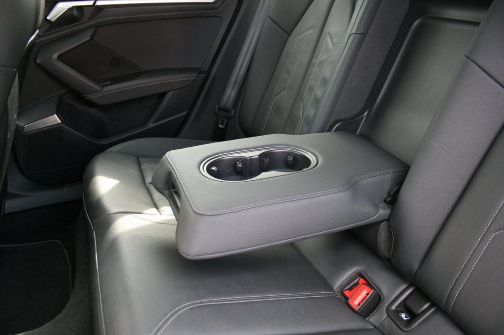 Audi A3 sportback 40 tfsi e s-line / pano / leer / matrix / camera / b&o