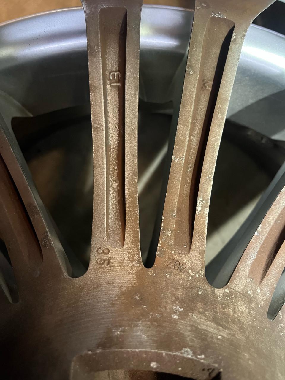 Velgen VW R32 18 inch.