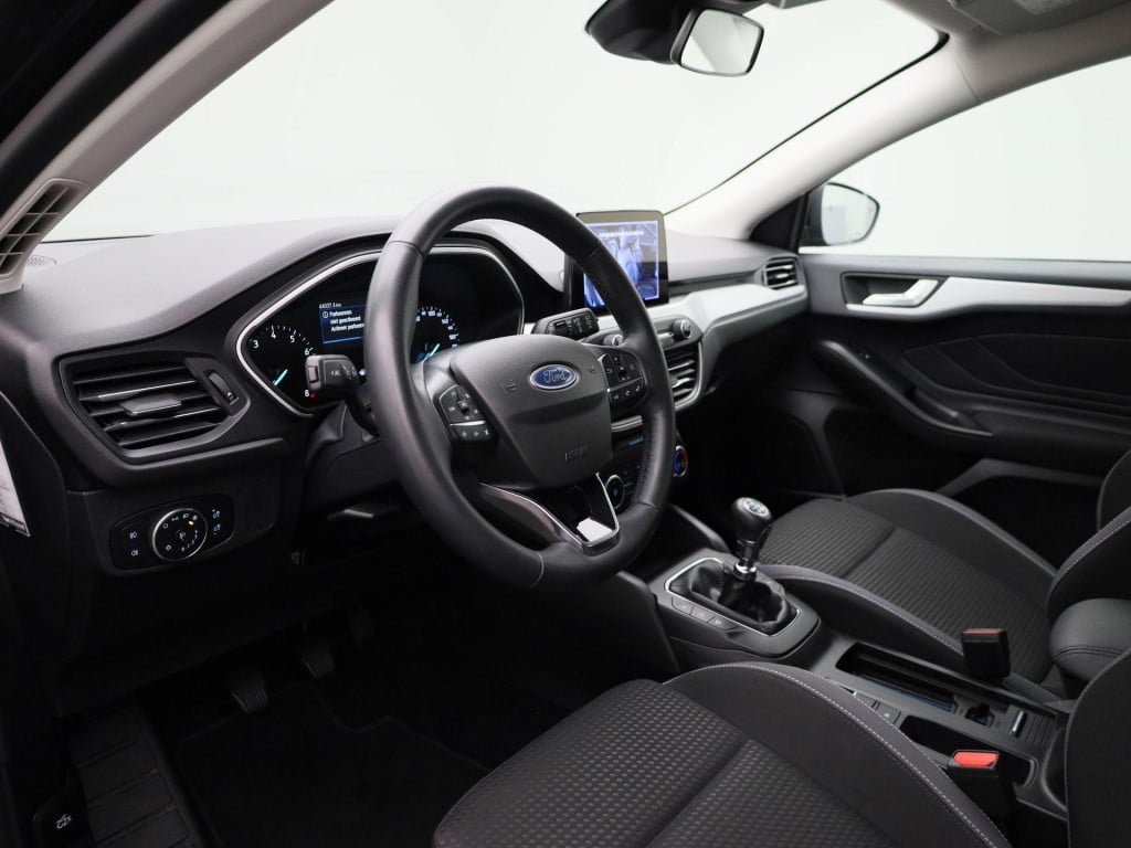 Ford Focus wagon 1.0 ecoboost hybrid trend edition business | cruise contro