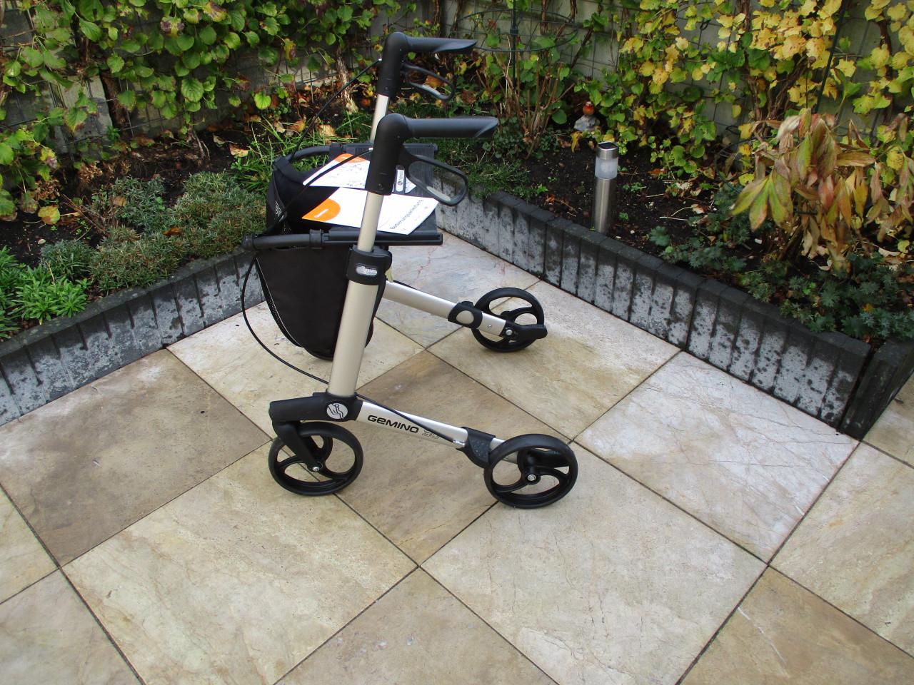 Zgan Gemino 30 opvouwbare lichtgewicht rollator +zitje dienblad rugsteun en