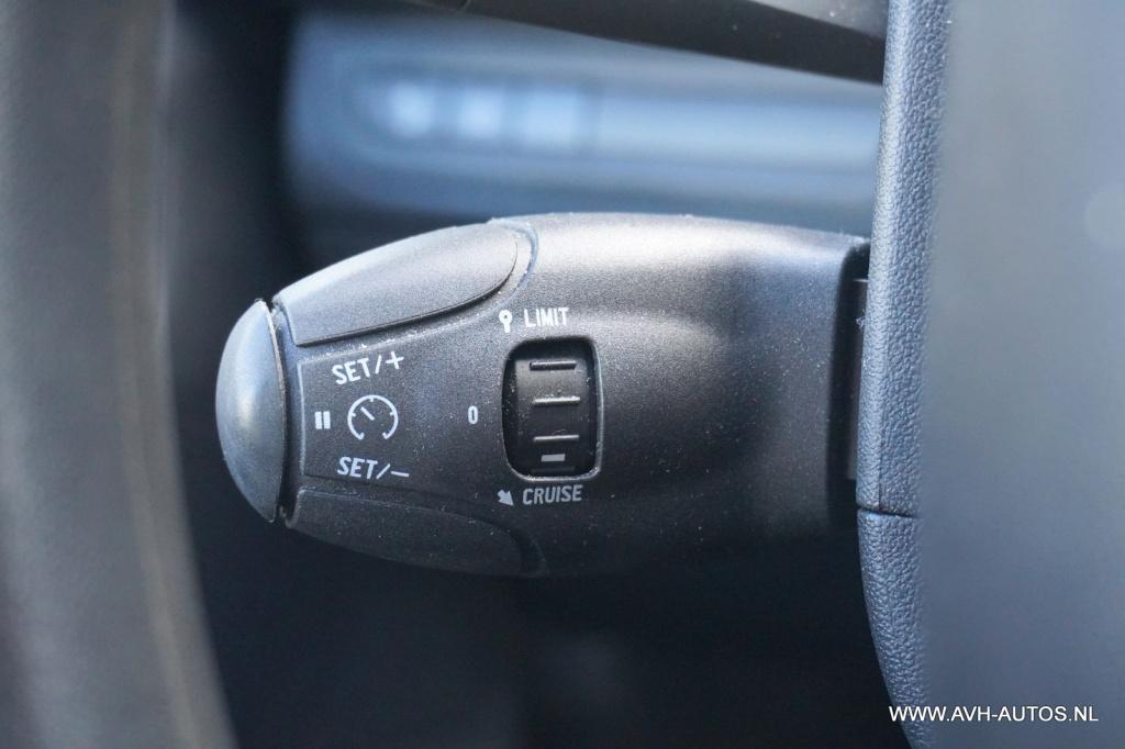 Peugeot 208 1.2 puretech blue lion
