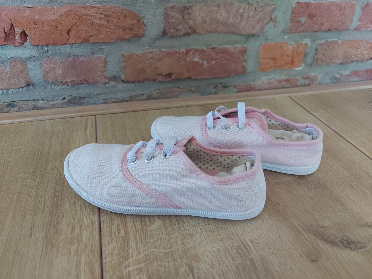 Z.g.a.n. roze gymschoenen maat 30 elastiek